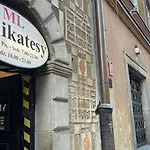 Apartman Z Jacuzzi Centrum Old Town Stare Historyczna Kamienica Umiejscowiona W Zabytkowej Czesci Warszawy Obok Parku Multimedialnego I Barbakanu Parking 24h Sniadanie Opcjonaln Breakfast Optional Check In From 14 Pm Parter Ground Floo Varsó