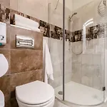 Apartman Z Jacuzzi Centrum Old Town Stare Historyczna Kamienica Umiejscowiona W Zabytkowej Czesci Warszawy Obok Parku Multimedialnego I Barbakanu Parking 24h Sniadanie Opcjonaln Breakfast Optional Check In From 14 Pm Parter Ground Floo