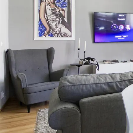 Z Jacuzzi Centrum Old Town Stare Historyczna Kamienica Umiejscowiona W Zabytkowej Czesci Warszawy Obok Parku Multimedialnego I Barbakanu Parking 24h Sniadanie Opcjonaln Breakfast Optional Check In From 14 Pm Parter Ground Floo Appartement *