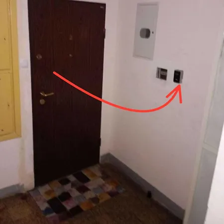 Apartment Centrum Old Town Stare Historyczna Kamienica Umiejscowiona W Zabytkowej Czesci Warszawy Obok Parku Multimedialnego I Barbakanu Parking 24h Sniadanie Opcjonaln Breakfast Optional Check In From 14 Pm Parter Ground Floor Warschau