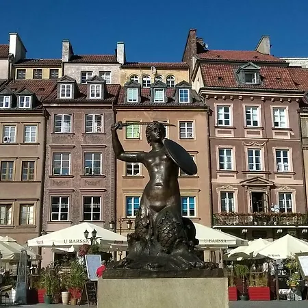 Centrum Old Town Stare Historyczna Kamienica Umiejscowiona W Zabytkowej Czesci Warszawy Obok Parku Multimedialnego I Barbakanu Parking 24h Sniadanie Opcjonaln Breakfast Optional Check In From 14 Pm Parter Ground Floor Apartment