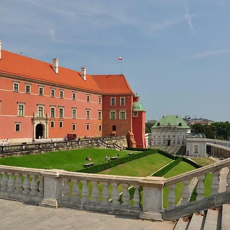 Z Jacuzzi Centrum Old Town Stare Historyczna Kamienica Umiejscowiona W Zabytkowej Czesci Warszawy Obok Parku Multimedialnego I Barbakanu Parking 24h Sniadanie Opcjonaln Breakfast Optional Check In From 14 Pm Parter Ground Floo アパート