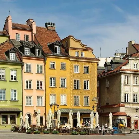 Centrum Old Town Stare Historyczna Kamienica Umiejscowiona W Zabytkowej Czesci Warszawy Obok Parku Multimedialnego I Barbakanu Parking 24h Sniadanie Opcjonaln Breakfast Optional Check In From 14 Pm Parter Ground Floor
