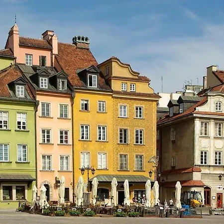 Z Jacuzzi Centrum Old Town Stare Historyczna Kamienica Umiejscowiona W Zabytkowej Czesci Warszawy Obok Parku Multimedialnego I Barbakanu Parking 24h Sniadanie Opcjonaln Breakfast Optional Check In From 14 Pm Parter Ground Floo
